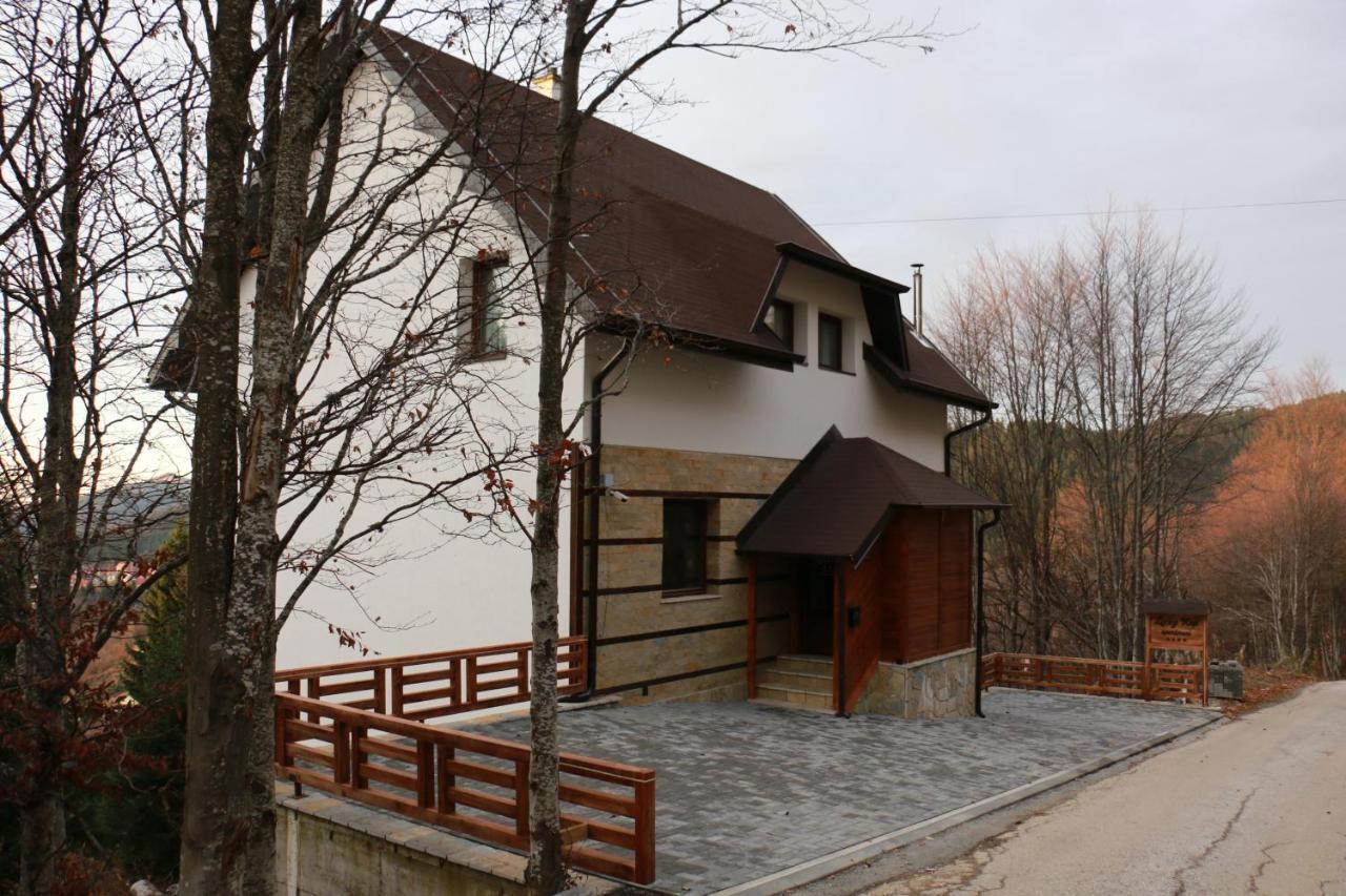 Vila Lucky Kop & Restoran 科帕奥尼克 外观 照片