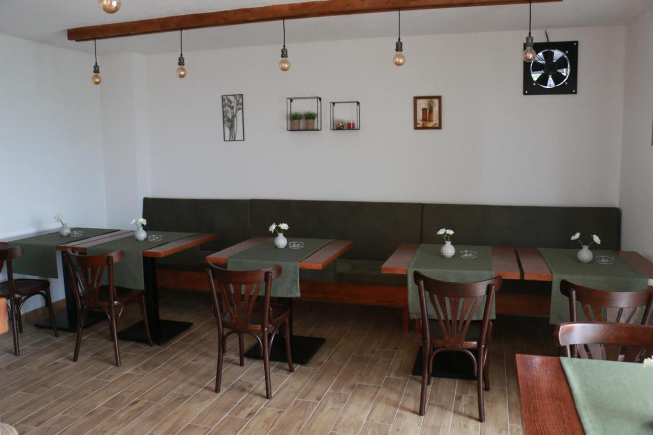 Vila Lucky Kop & Restoran 科帕奥尼克 外观 照片